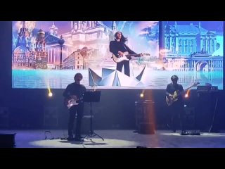 Вчера в Пензе🤘. Прекрасный звук и тёплый концерт легенды русского рока Вячеслава Бутусова, который отмечает 40 лет на сцене.👏