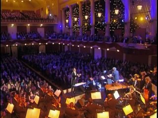 Our Favourite Things - Christmas in Vienna (Tony Bennet, Charlotte Church, Placido Domingo, Vanessa Williams)