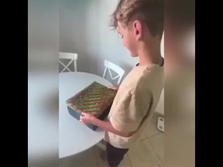 Очень трогательно! Мама очень старалась!)  Очень круто получилось! (видео)