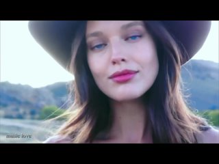 Макс Корж - В темноте (Emily DiDonato)