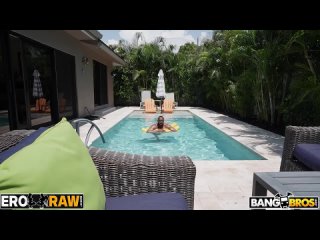 🎬 Jovan Jordan, Madison Wilde - Stepdaughter’s Poolside Adventure - BangBros18, BangBros