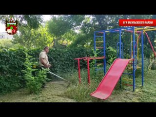 Детские площадки Васильевского района готовят к возвращению детей из летних оздоровительных лагерей Крыма