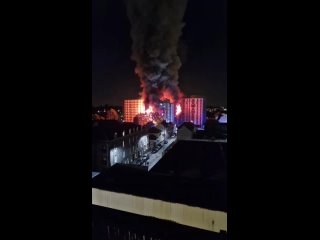 Во Франции в результате пожара обрушилось два здания