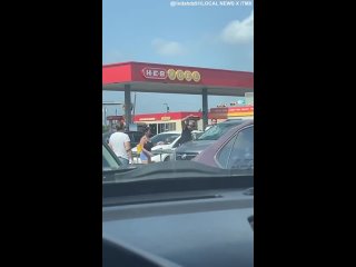 Американец случайно закрыл ребёнка в раскалённом на жаре BMW