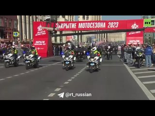 В Москве закрыли мотосезон-2023: байкеры участвовали в традиционном параде от проспекта Сахарова по Садовому кольцу.