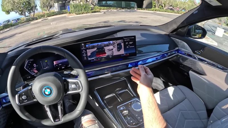 The BMW i7 Makes it Easy for Luxury Buyers to Go Electric ( POV Drive