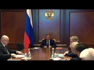 Зампред Совбеза РФ Дмитрий Медведев на совещании по вопросам доукомплектования ВС РФ рассказал о своей поездке на фронт
