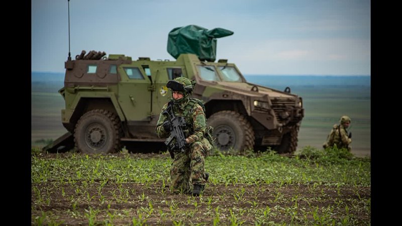 Дата начала специальной военной. Военные войска России. Российские военные учения. Российская армия учения. Солдат вс РФ.