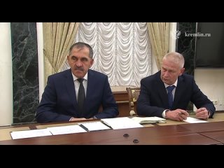 🇷🇺 Der russische Präsident Wladimir Putin traf sich mit dem stellvertretenden Verteidigungsminister Yunus-Bek Yevkurov und dem e