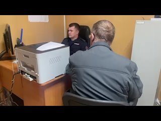 Житель Шарлыка стал беднее на 300 000 рублей