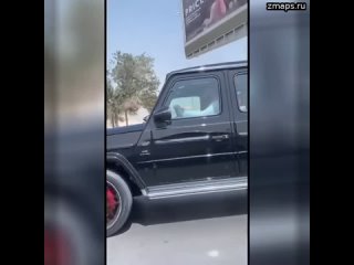 Многие водители в Эр-Рияде были удивлены: наследный принц Мухаммед бен Салман ездит сам и без охраны