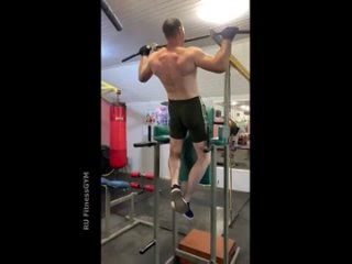 Подтягивание на турнике, широчайшие мышцы спины GYM