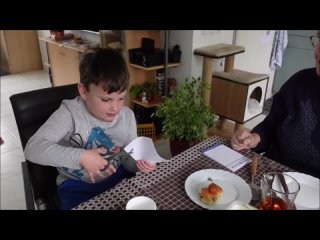 De grote gezinsvlog - KIONA LAAT HAAR HAREN KORT KNIPPEN - Familie Vlog 1400