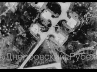🇺🇦✖️ СМИ: на аэродроме Долгинцево уничтожен еще один украинский истребитель МиГ-29

Военкоры публикуют видео ночного удара по