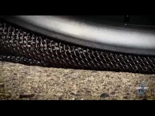Ребята из Smart Tire при поддержке NASA создали «вечные» шины — внутри них эластичная пружина как в марсоходах

Им не страшны пр