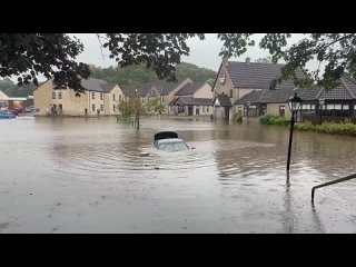 Наводнение в Гранджемуте (Шотландия, Великобритания, ).