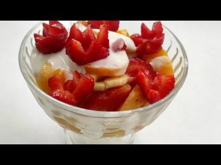 Никитичева Т. Н. Фруктовый салат с натуральным йогуртом