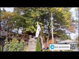 В Бахчисарайском парке миниатюр демонтировали с постамента копию американской Статуи свободы