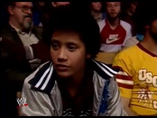 🆕 11-летний Дуэйн Джонсон наблюдает за своим отцом на ринге в 1984 году. ☺  #DwayneJohnson #RockyJohnson