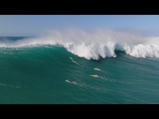 Surfing Massive Waves Waimea Bay (Jan 22, 2023) 4K
