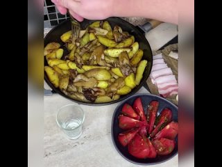 Жареная картошка с грибами