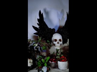 Валькирия, корона с перьями, алконост, гарпия, птица на Хеллоуин.