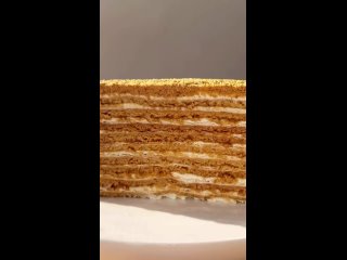 Вкуснейший пропитанный торт «Медовик» с нежными медовыми коржами 🍰