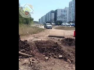 Автор: “В Кузнецовском затоне продолжают убивать тротуары, газоны“.