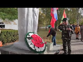 Знаменитый танк Т-70 вернулся на свое место, а также в Мелитополе открыли мемориальный комплекс — город празднует День освобожде