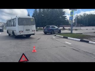 Автобус ПАЗ попал в ДТП в городе Кстово.