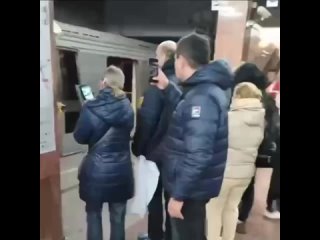 Два поезда столкнулись в московском метро.