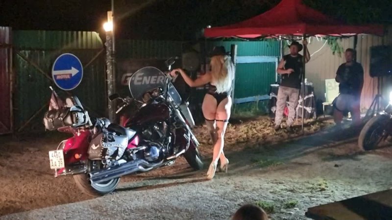 Bike Striptease