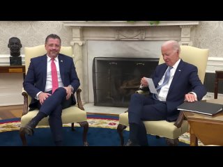 Без слез невозможно смотреть данное видео 🤣.

Президент США Джо Байден зачитал приветствие своему коллеге из Коста-Рики Чавесу Р