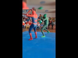 Легендарная битва Человек-паука и Зеленого гоблина на утреннике