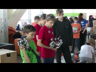 Футбольный матч между роботами устроили школьники в Академгородке