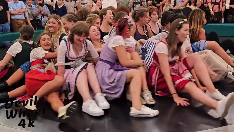 Best Girls on the Devil s Wheel Teufelsrad 2023 Oktoberfest