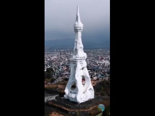 Башня Мира
Япония.

Эта необычная башня имеет высоту бо