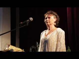 4) Ирина Урусова поёт Часовенка (музыка и стихи) и читает стихи Чеснокова