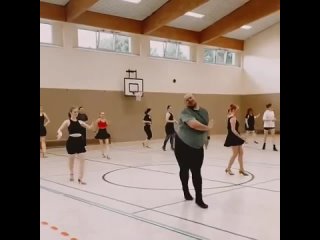 Тренер по танцам 😁