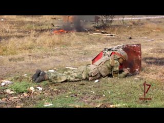 Тактико-специальные занятия с огнемётчиками Росгвардии прошли в ЛНР (видео)