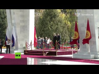 Putin se reúne con el presidente de Kirguistán