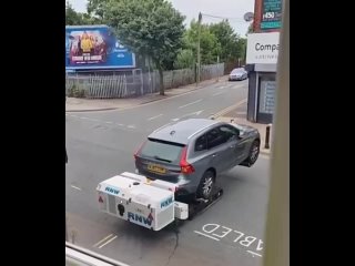 Роботы, которые работают как эвакуаторы уже есть
И вот как они работают. Так же есть 2 типа таких с ИИ и на управлении... (видео)