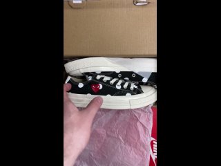 Converse x Comme Des Garcons Play (черные)
Артикул: Co00911
Производитель: Вьетнам 
Материал: хлопок, резина

Цена: 5 900 руб.