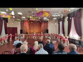 Видео от Заслуженный ансамбль народного танца Коробейники
