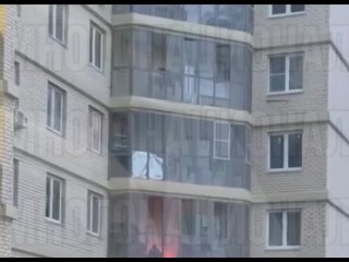 Специалисты из ЖК «Новое Бутово» в Москве жарят прямо на балконе не только шашлыки, но и друг друга.

По словам соседей, это про