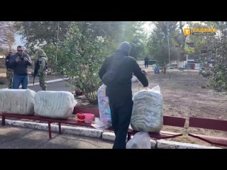 Участники гуманитарной миссии “Единой России“ передали теплые одеяла и посуду в детский сад поселка Таврия Скадовского района