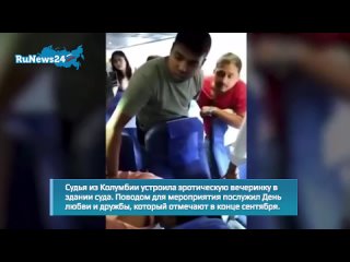 В Индии пассажир с депрессией попытался открыть аварийную дверь самолета во время полета