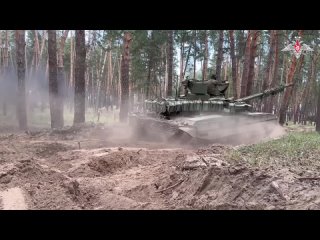 Командир танка Т-90М «Прорыв» с позывным «Витас» рассказал о боевых буднях в зоне СВО