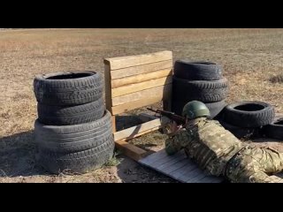 Бойцы Народного ополчения Запорожской области регулярно проходят занятия по боевой подготовке