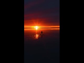 Потрясающий закат на озере Бонневиль в США😍